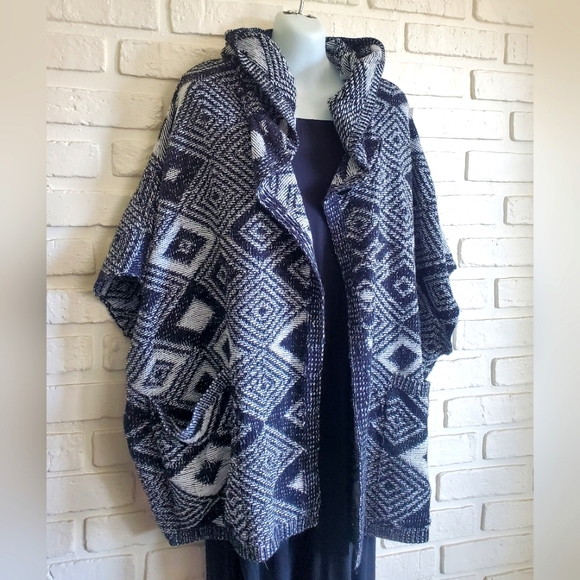 FYLO London Oversized Open Front Cardigan Sweater Poncho Geo Size Med - Picture 10 of 10